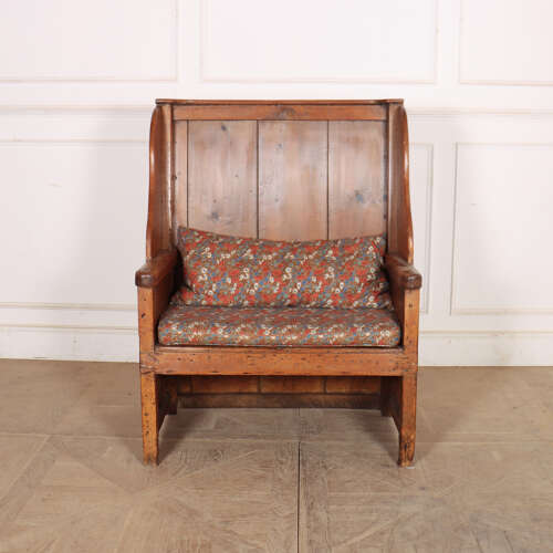 Welsh Pine Settle